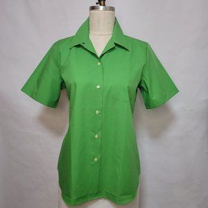 Orvis Wrinkle Free Button -Down Camp Shirt with Short Sleeves in Green size 8